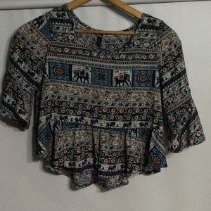 Runway Story bell sleeve scoop neck blouse size 8.   W149